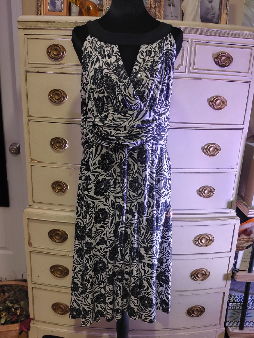 R&M Richards Black and White Floral Sleeveless Midi Dress